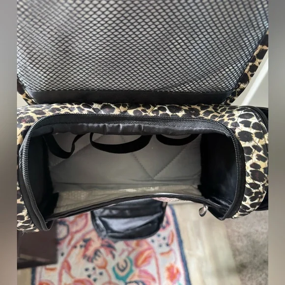 Travelon hanging toiletry/makeup bag organizer - Picture 6 of 6